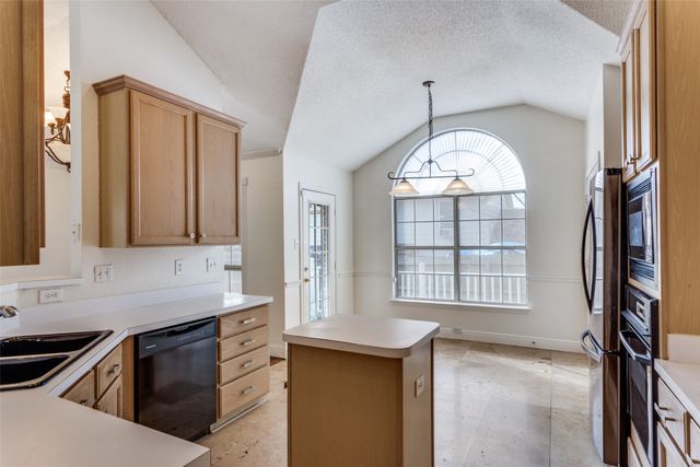 7628 Arbor Ridge Court, Fort Worth, TX 76112