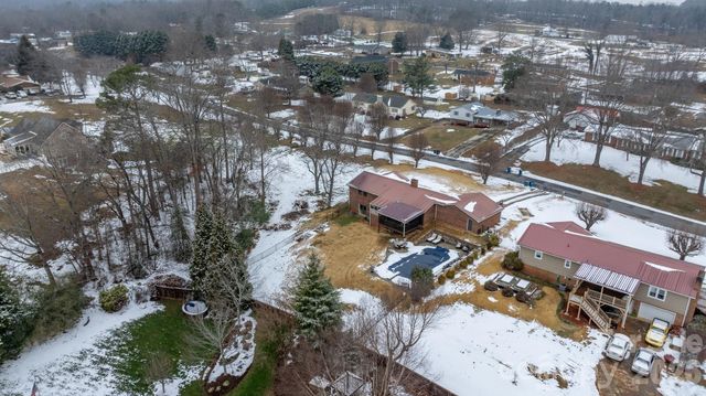 1621 Dakota Drive, Hudson, NC 28638