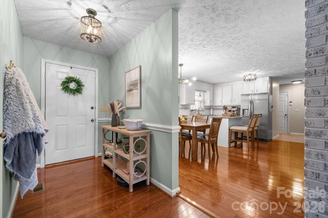 1621 Dakota Drive, Hudson, NC 28638