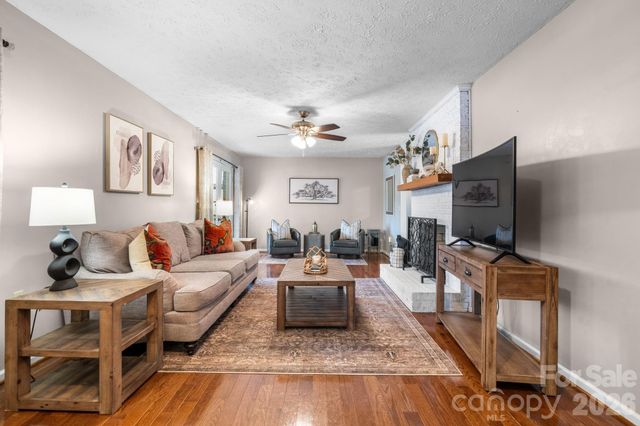 1621 Dakota Drive, Hudson, NC 28638