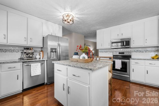 1621 Dakota Drive, Hudson, NC 28638