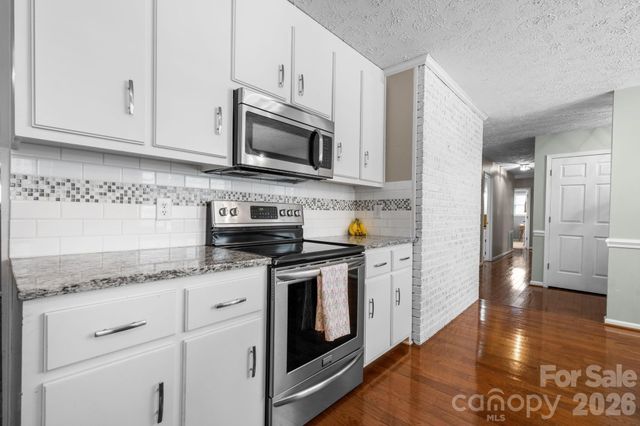 1621 Dakota Drive, Hudson, NC 28638