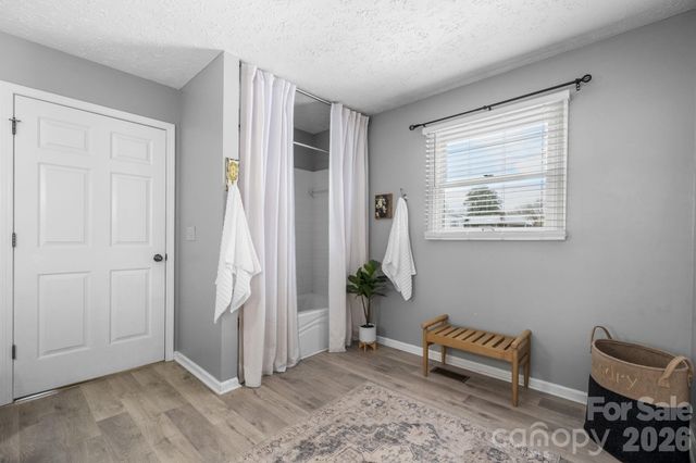 1621 Dakota Drive, Hudson, NC 28638