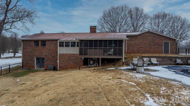 1621 Dakota Drive, Hudson, NC 28638