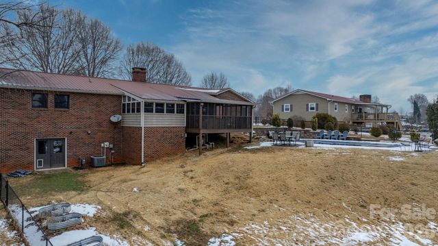 1621 Dakota Drive, Hudson, NC 28638