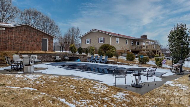 1621 Dakota Drive, Hudson, NC 28638