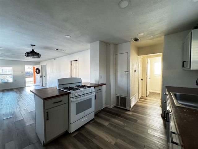 2019 Summer Avenue, Waco, TX 76708