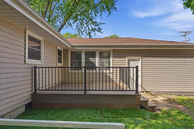 8722 N 52nd STREET, Brown Deer, WI 53223