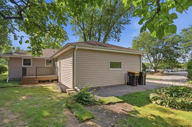 8722 N 52nd STREET, Brown Deer, WI 53223