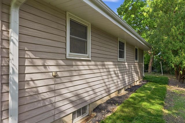 8722 N 52nd STREET, Brown Deer, WI 53223