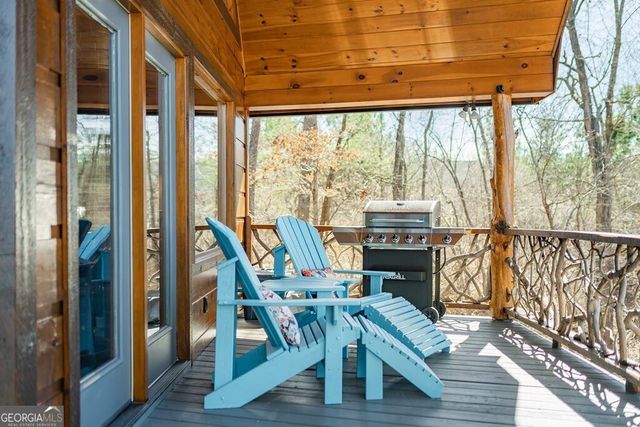 560 Endless View Road, Mineral Bluff, GA 30559