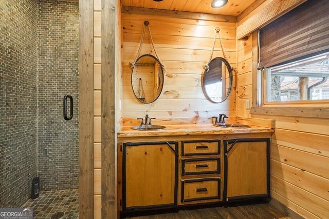 560 Endless View Road, Mineral Bluff, GA 30559