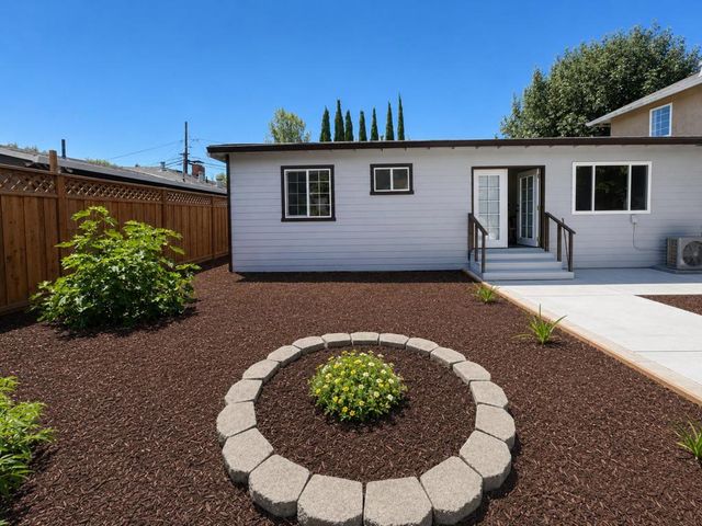1268 Carlton Avenue, Menlo Park, CA 94025