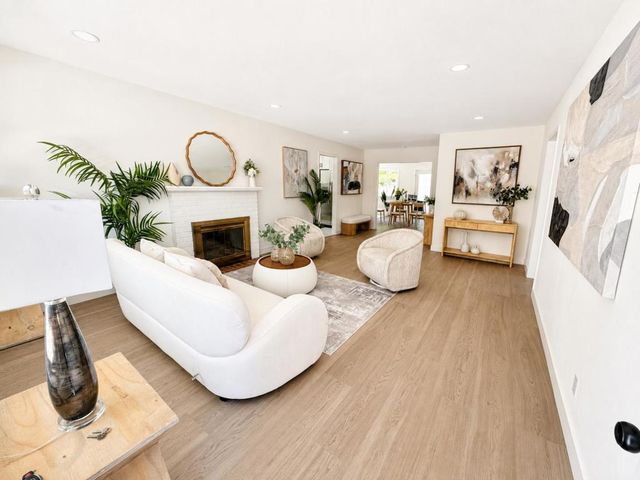 1268 Carlton Avenue, Menlo Park, CA 94025