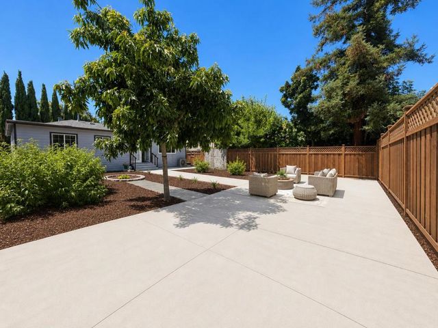 1268 Carlton Avenue, Menlo Park, CA 94025