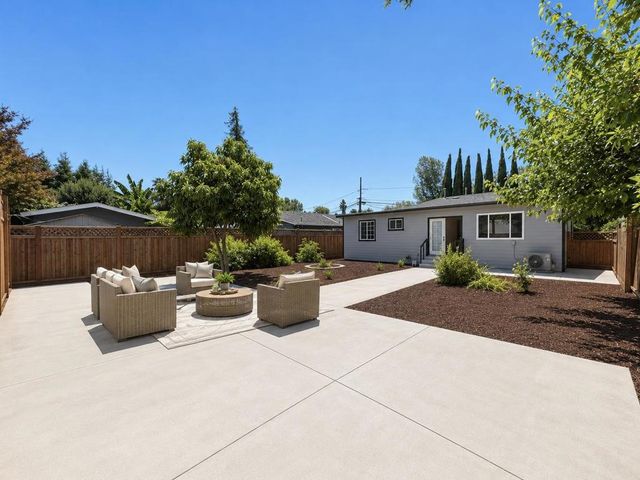1268 Carlton Avenue, Menlo Park, CA 94025