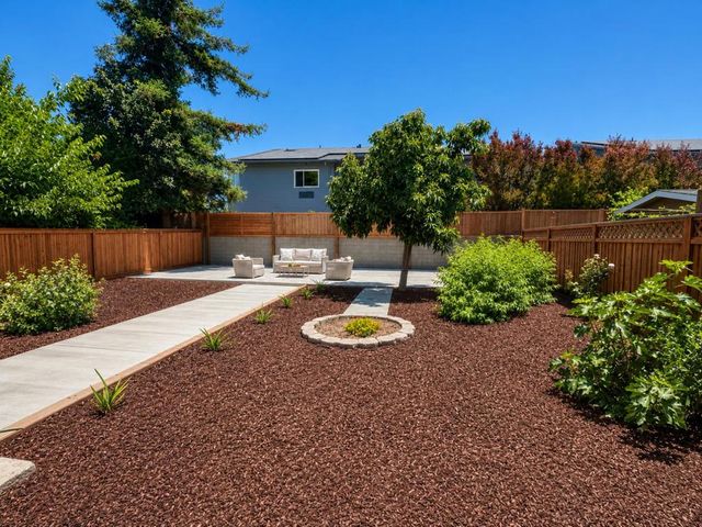 1268 Carlton Avenue, Menlo Park, CA 94025