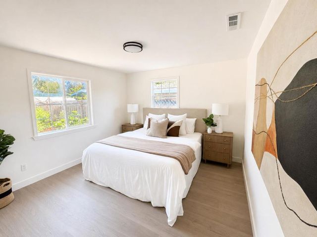 1268 Carlton Avenue, Menlo Park, CA 94025