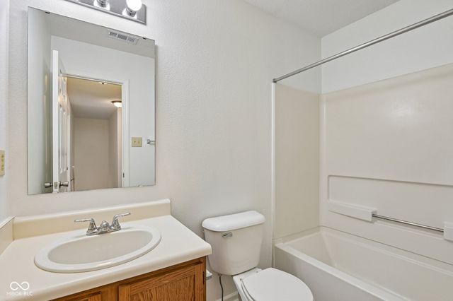 7741 Dayflower Court, Noblesville, IN 46062