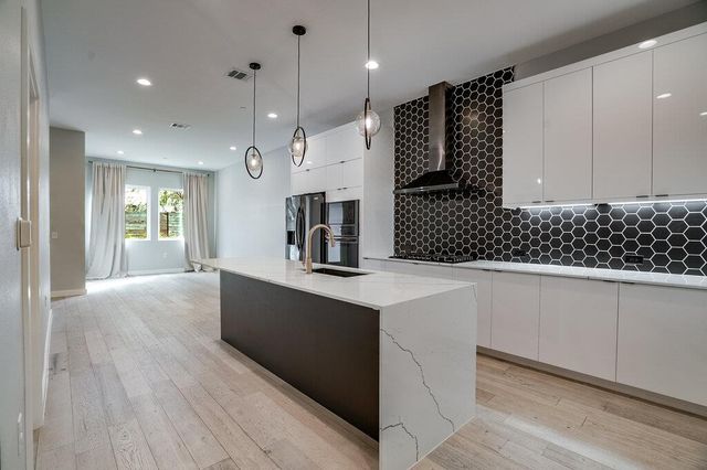 2108 Tillery ST 1105, Austin, TX 78723