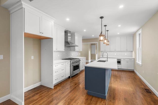 105 Central St, Andover, MA 01810