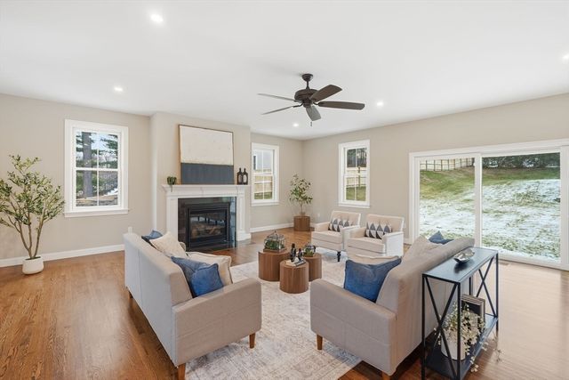 105 Central St, Andover, MA 01810