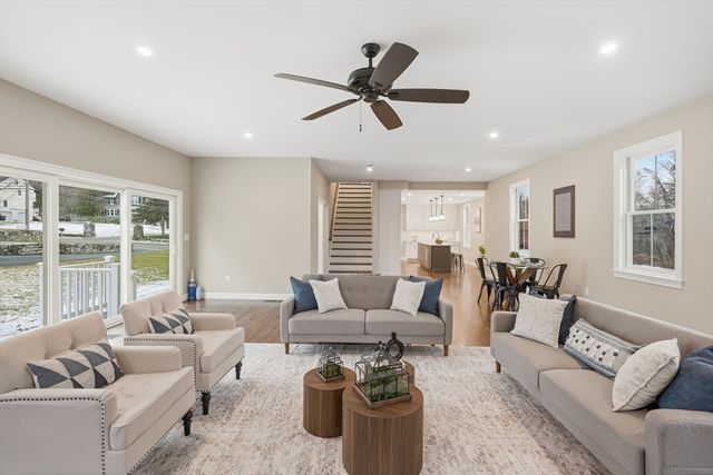 105 Central St, Andover, MA 01810