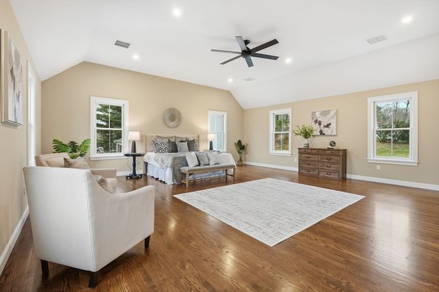 105 Central St, Andover, MA 01810