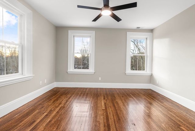 105 Central St, Andover, MA 01810