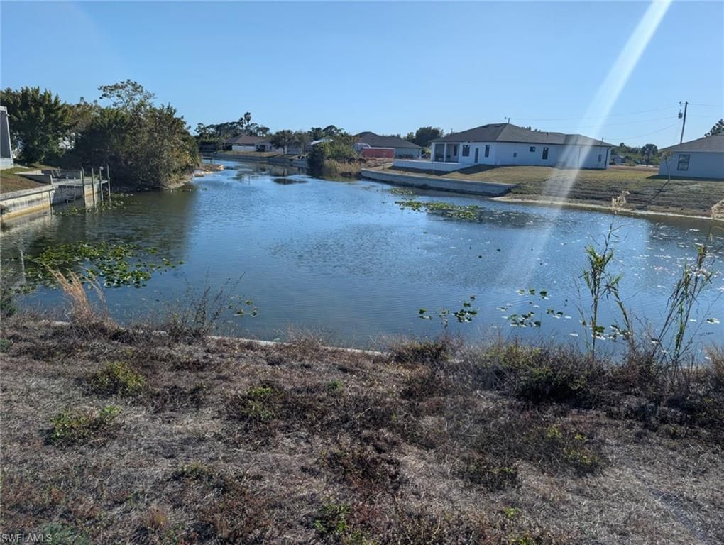 542 NE 5th CT, CAPE CORAL, FL 33909 — photo 4