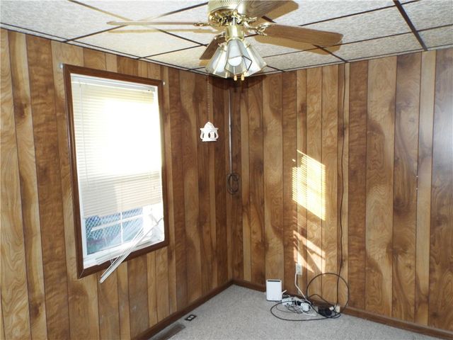 18 Penn Ave, Clarksville, PA 15322