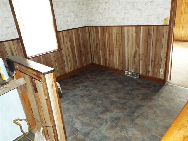 18 Penn Ave, Clarksville, PA 15322