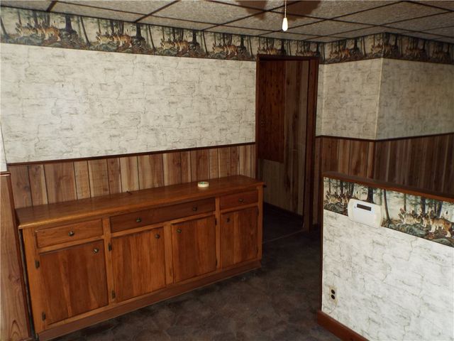 18 Penn Ave, Clarksville, PA 15322