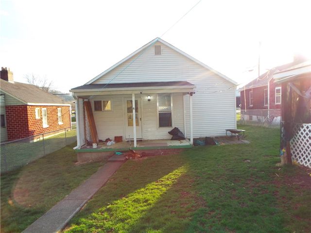 18 Penn Ave, Clarksville, PA 15322