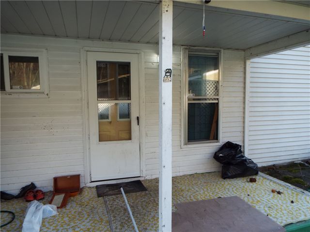 18 Penn Ave, Clarksville, PA 15322