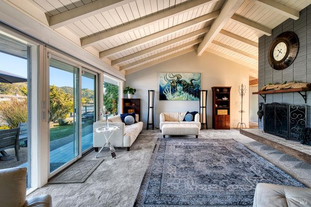 10 Capri Ct, San Rafael, CA 94901