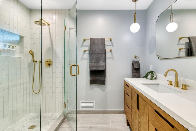 10 Capri Ct, San Rafael, CA 94901