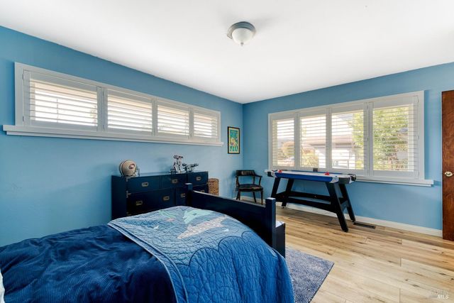 10 Capri Ct, San Rafael, CA 94901