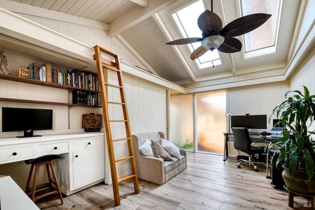 10 Capri Ct, San Rafael, CA 94901