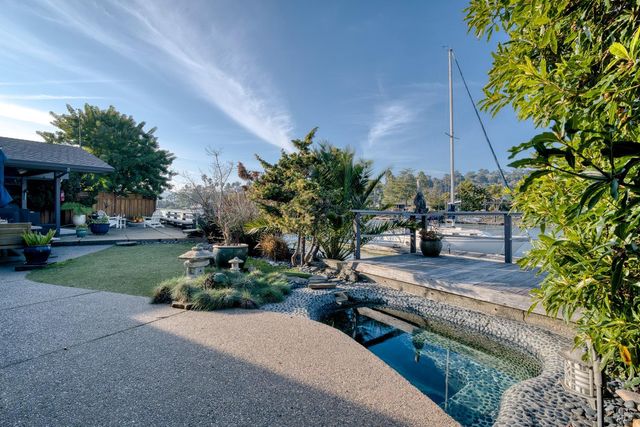 10 Capri Ct, San Rafael, CA 94901