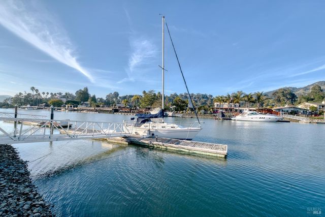 10 Capri Ct, San Rafael, CA 94901