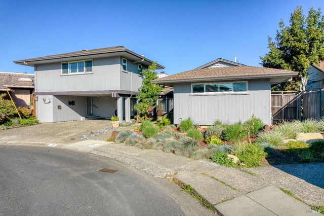 10 Capri Ct, San Rafael, CA 94901