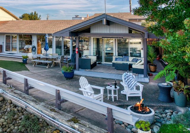 10 Capri Ct, San Rafael, CA 94901