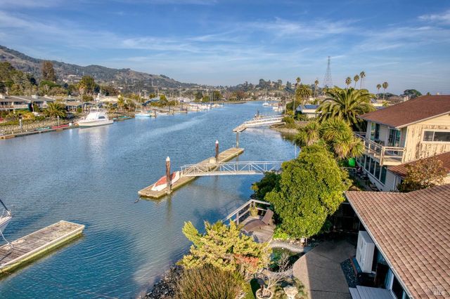 10 Capri Ct, San Rafael, CA 94901