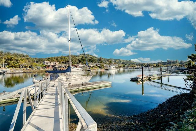 10 Capri Ct, San Rafael, CA 94901