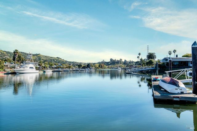 10 Capri Ct, San Rafael, CA 94901