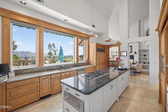 535 Ridgecrest Drive, Santa Paula, CA 93060