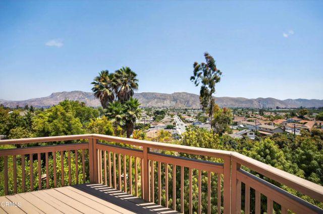535 Ridgecrest Drive, Santa Paula, CA 93060