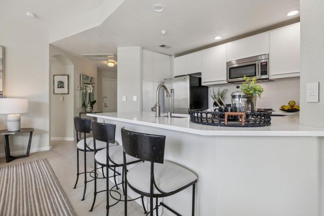 100 Baltic Circle 128, Redwood City, CA 94065