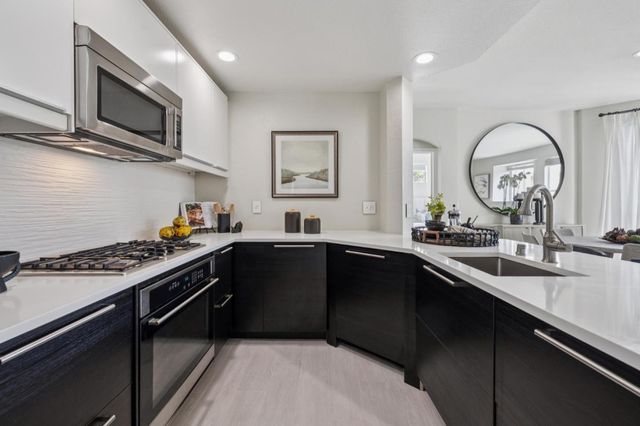 100 Baltic Circle 128, Redwood City, CA 94065